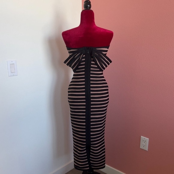 House of CB Petra Dress ✨ - Picture 2 of 4